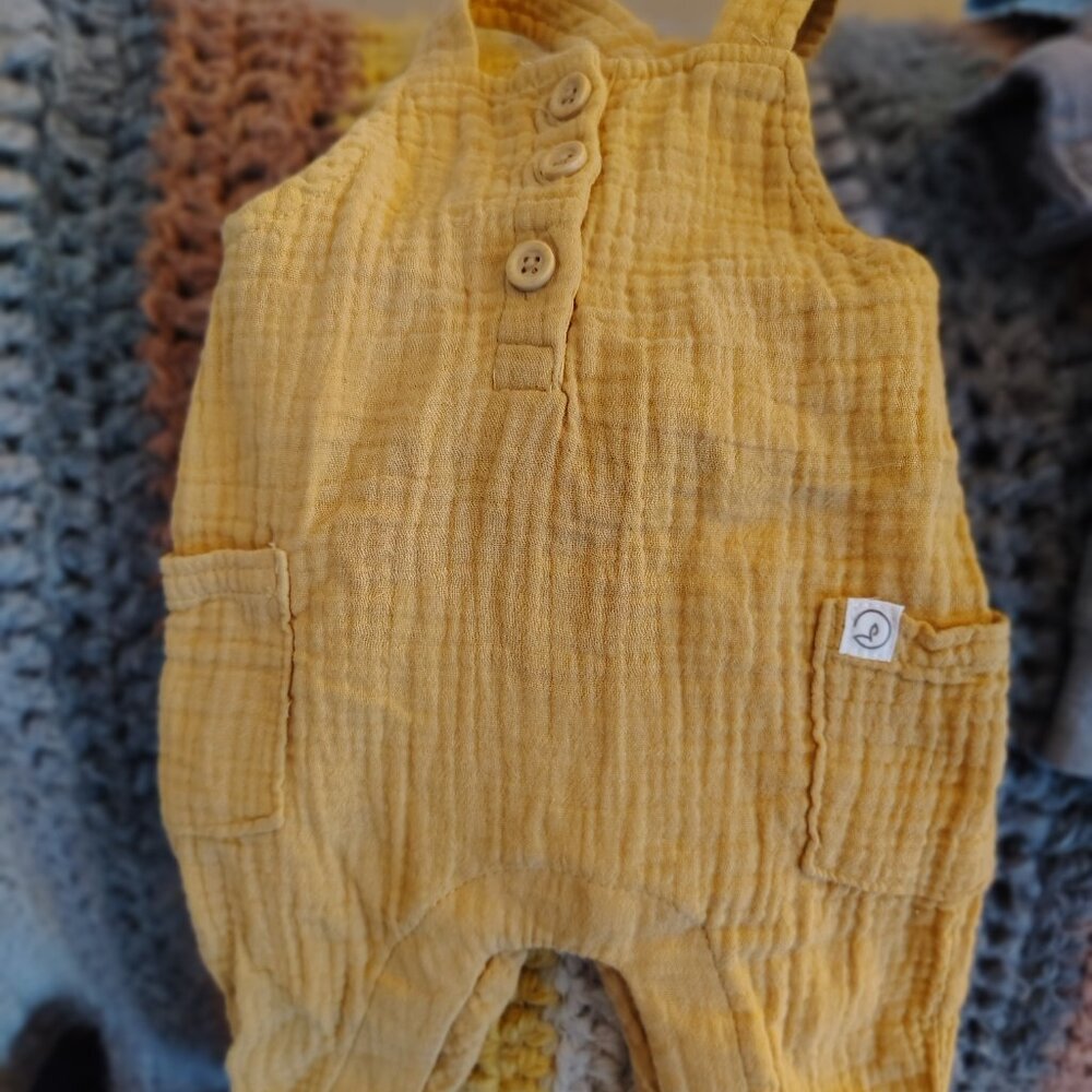 4 Little planet by Carter's (organic) nb outfits